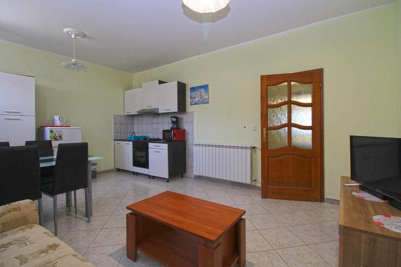 Apartments Veroslava 2159 Pula Extérieur photo