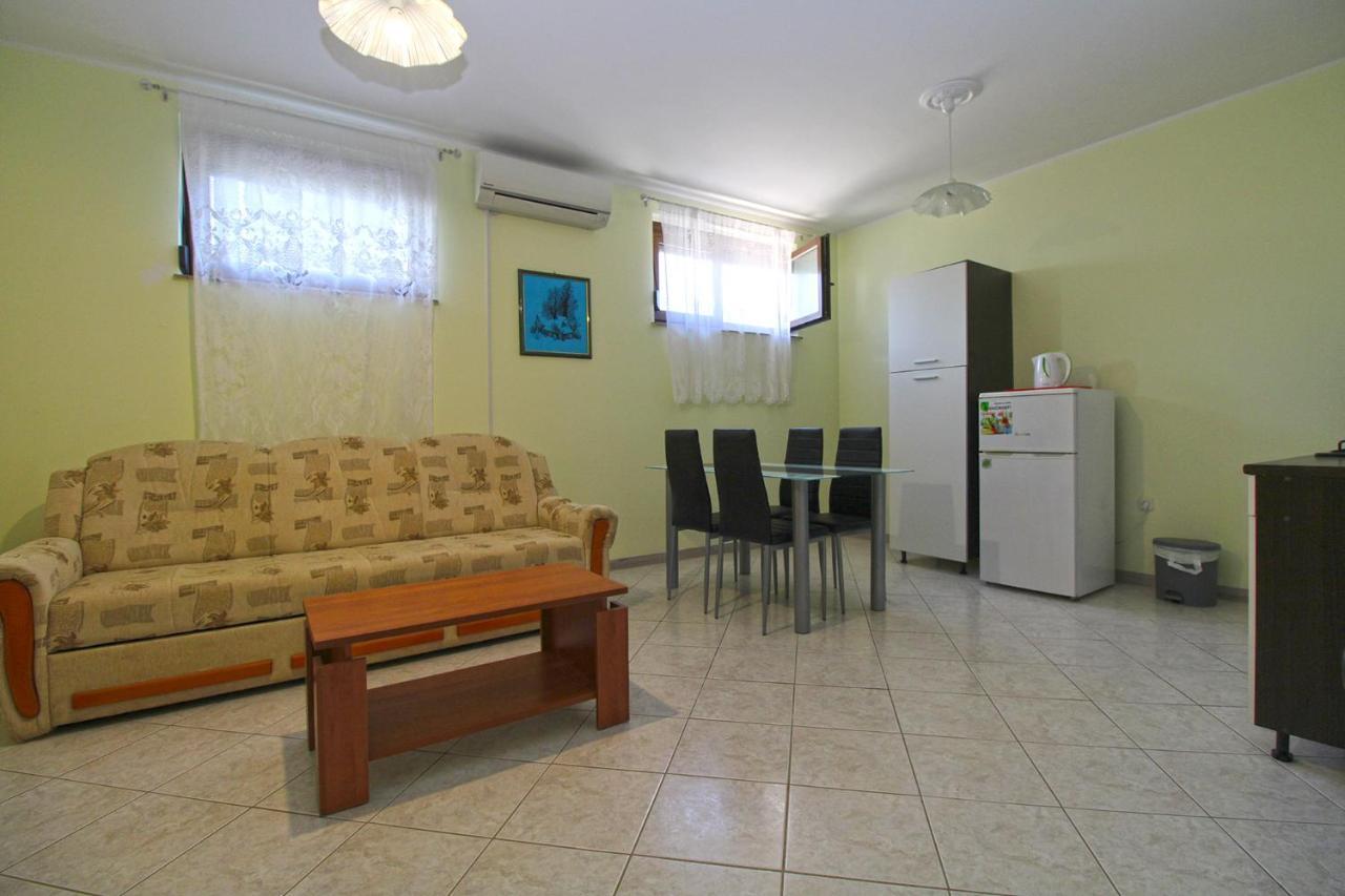 Apartments Veroslava 2159 Pula Extérieur photo